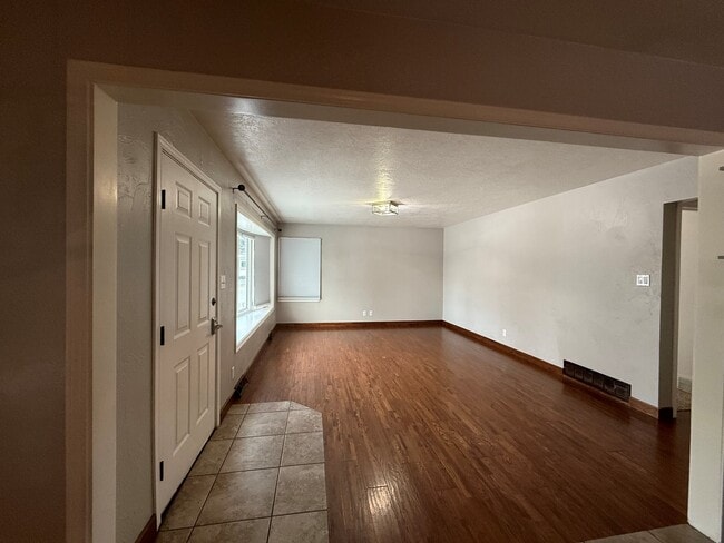 Photo - 124 Riverview B