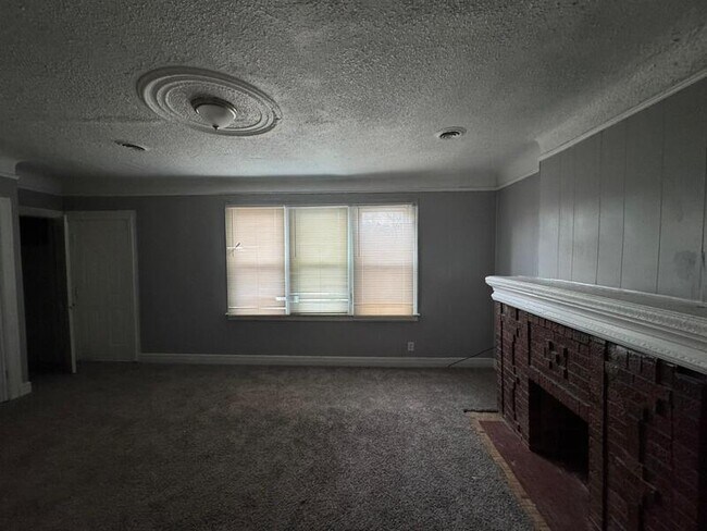 Photo - 14834 Sussex St