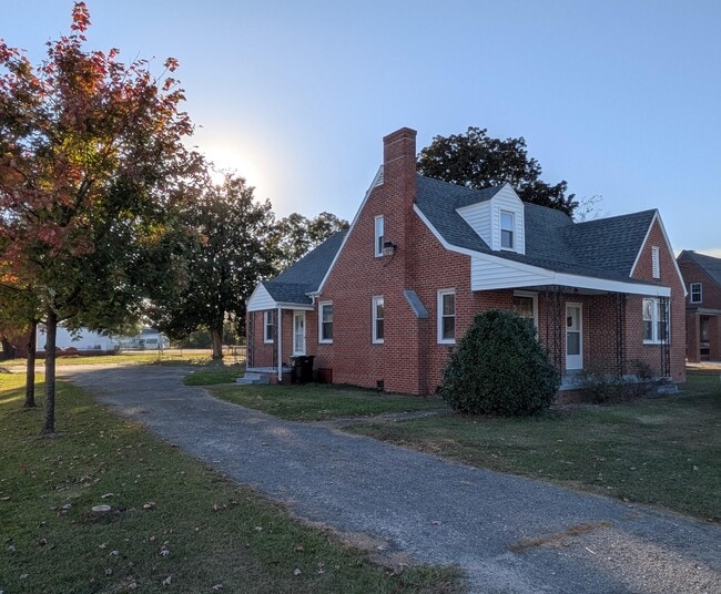 Photo - 107 N Church St