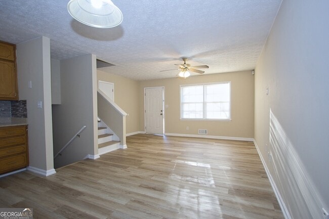 Photo - 4656 Bristol Dr SE