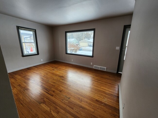 Photo - 2-bedroom Single Family - Available now!