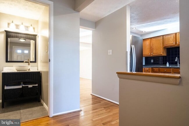 Photo - 2911 Montauk Ct