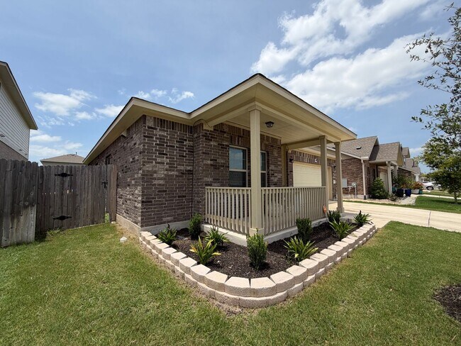 Photo - 18200 Emu Ln