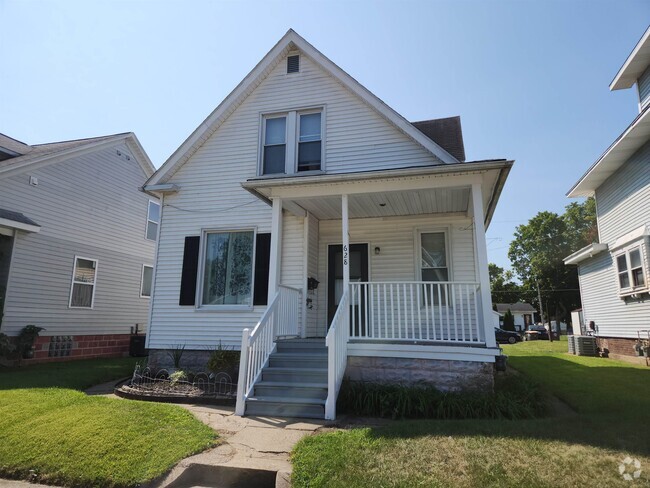 Building Photo - 628 Anderson Ave Rental