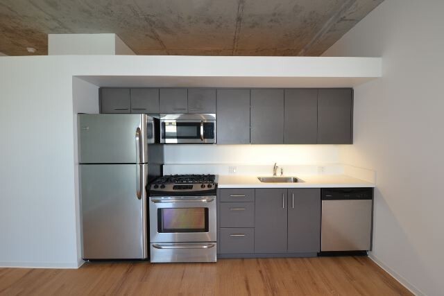 Photo - 1611 W Division St Unit 109