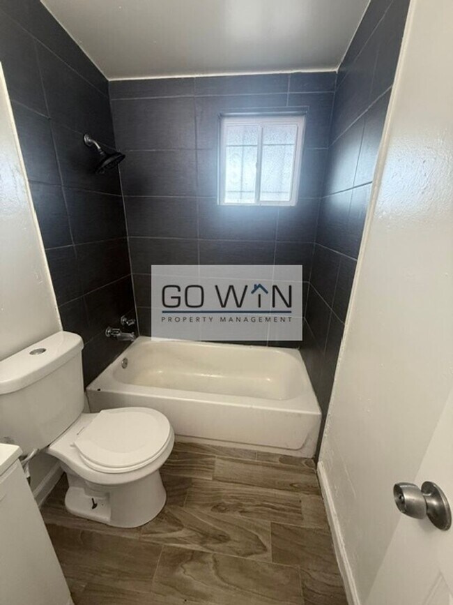 925 W Cheryl Dr Unit 3