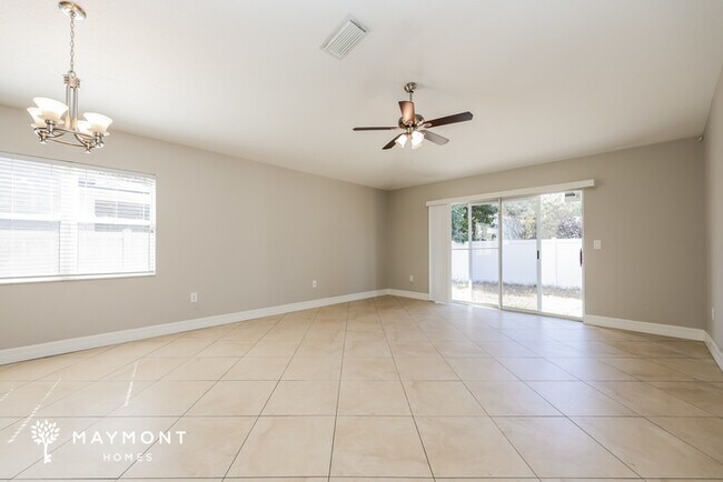 Photo - 2615 Queen Alberta Dr