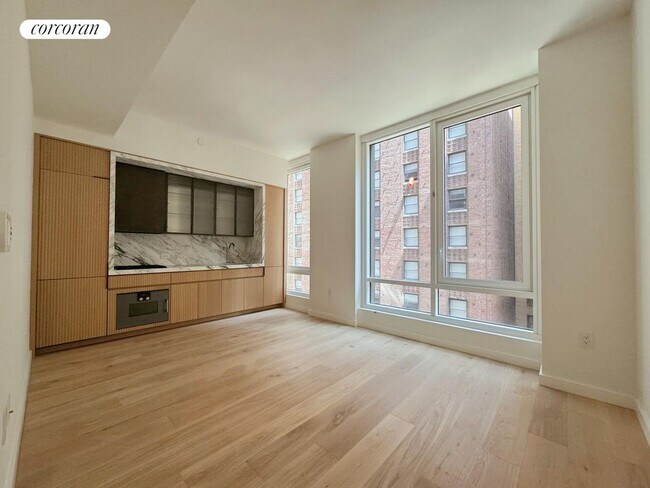 Photo - 135 E 47th St Condo