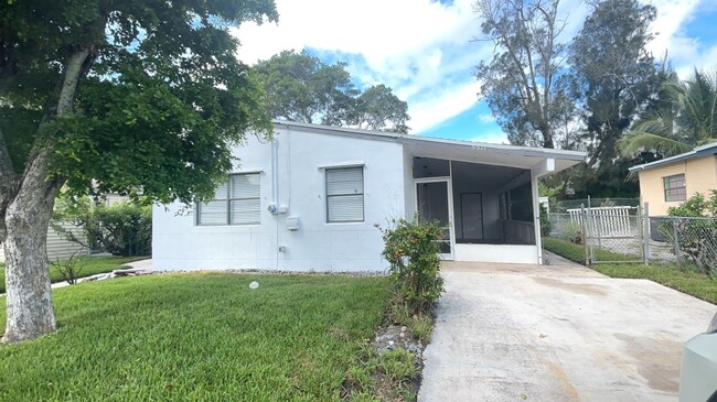 3 Bed/ 1 Bath Home In West Palm Beach - Av... - 3 Bed/ 1 Bath Home In West Palm Beach - Av...