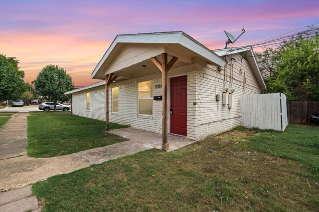 Photo - 208 Hosack St Townhome