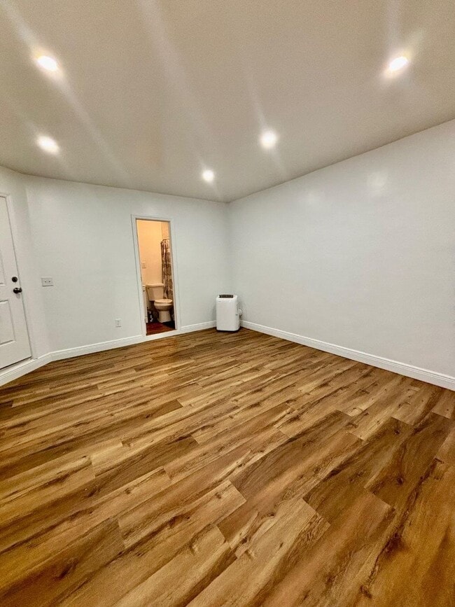 Photo - 2918 Woolridge Dr