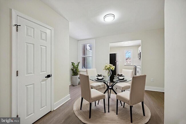 Photo - 4626 Van Kirk St