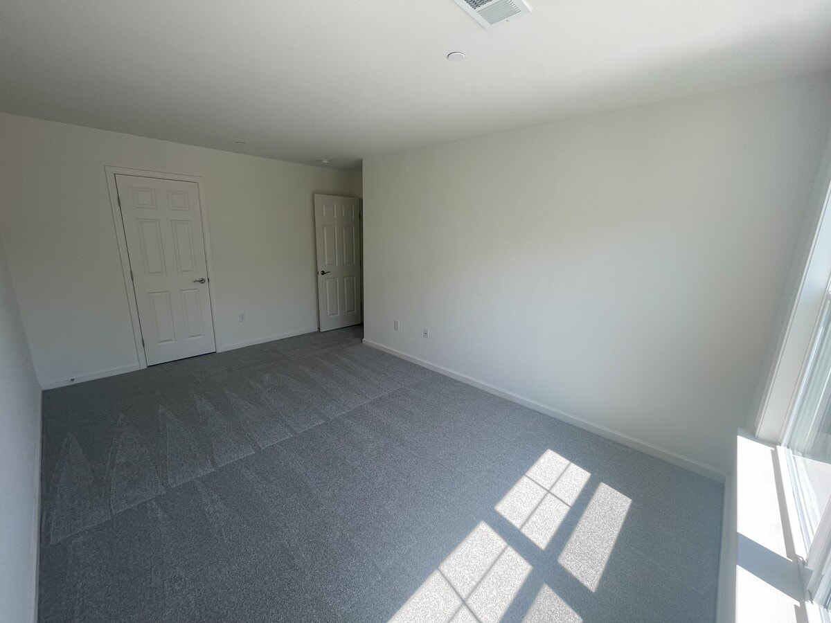 Photo - 232 Thompson Ave