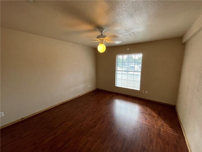 Photo - 5100 Bruning Ave Unit 101