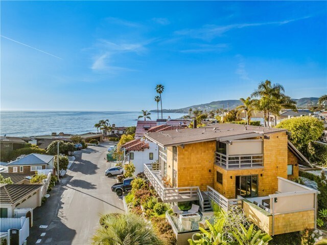 Building Photo - 1944 Ocean Way Rental
