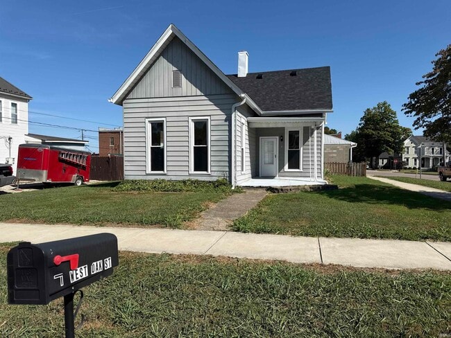 Building Photo - 7 Oak St