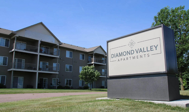 Building Photo - Diamond Valley Apartments Unit B-106
