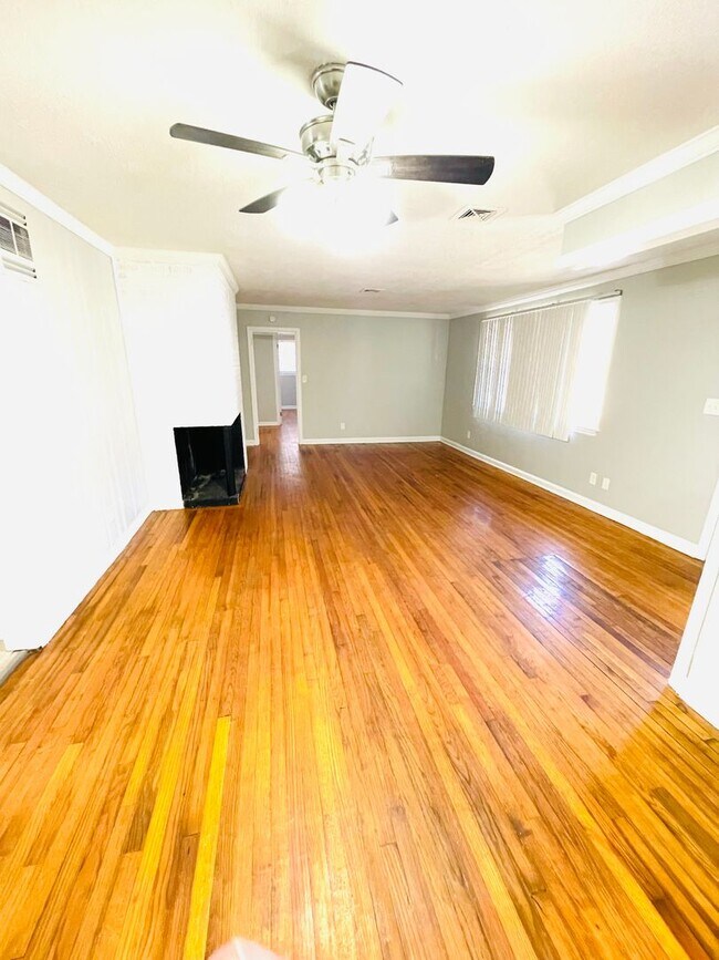 ** 4 Bed 2 Bath Located in Dalraida ** Cal... Rental House Rental in