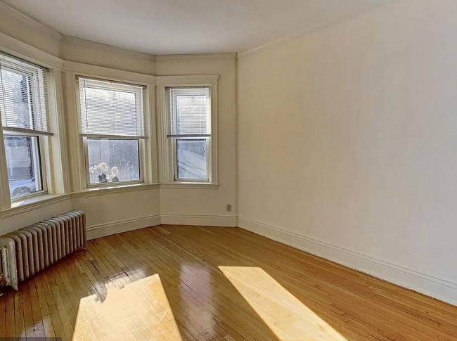 Building Photo - 36 Queensberry St Unit B