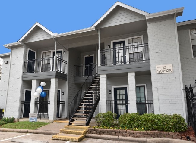 Photo - Green Tree Place