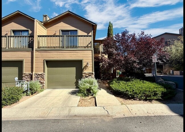Photo - BEAUTIFUL 3 BEDROOM TOWNHOME!