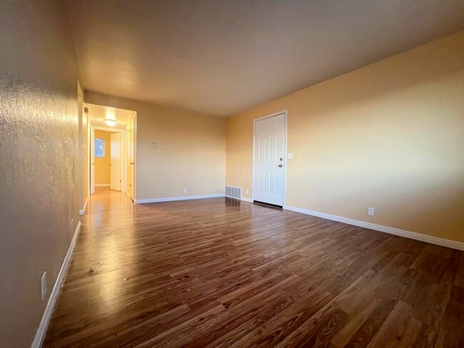 Photo - 768 N Redwood Rd Unit 15