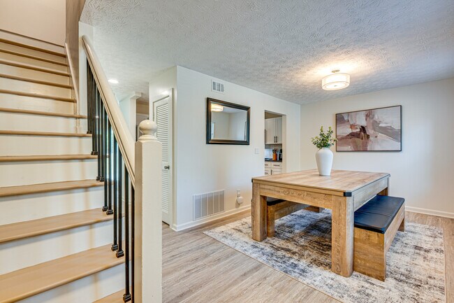 Photo - 2056 Sitser Ln Unidad C