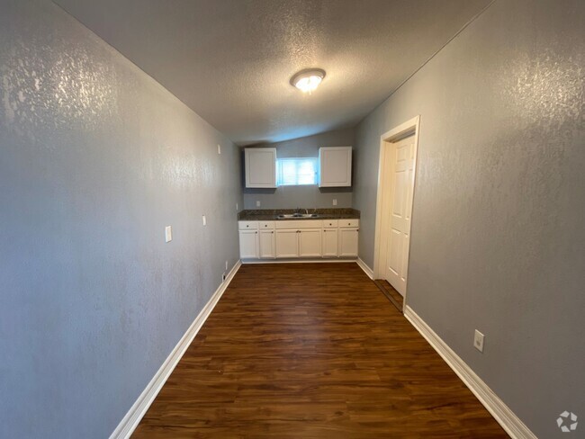 Building Photo - 3114 Avenue M 1/2 Unit B Rental