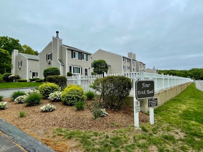 Photo - 4 Erick Rd Townhome