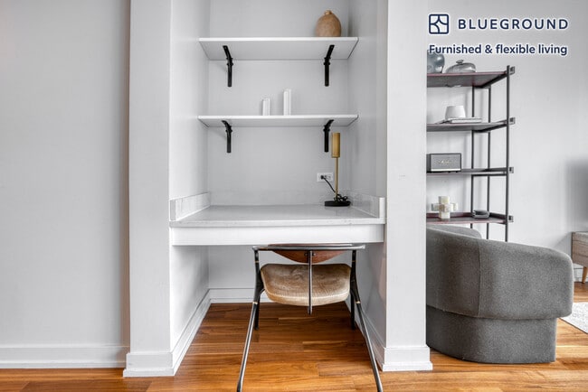 Photo - 676 N La Salle Dr Unit FL7-ID323