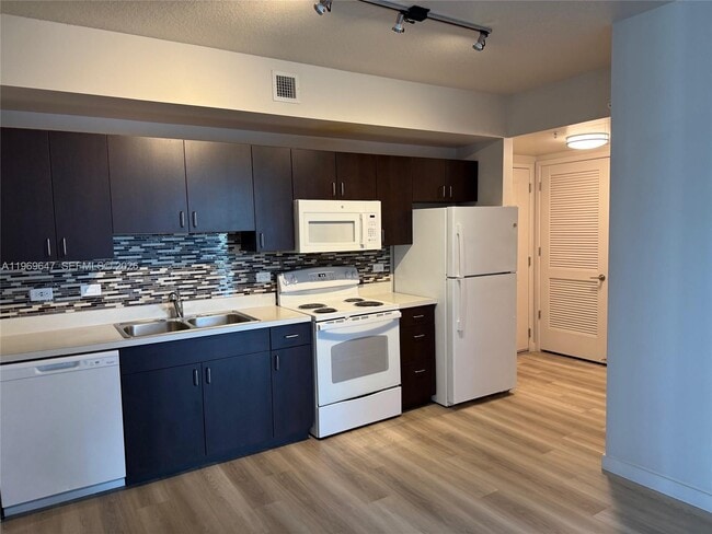 Photo - 437 SW 4th Ave Unit 517