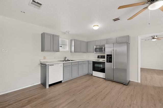 Photo - 150 Lobo Ln Unit B