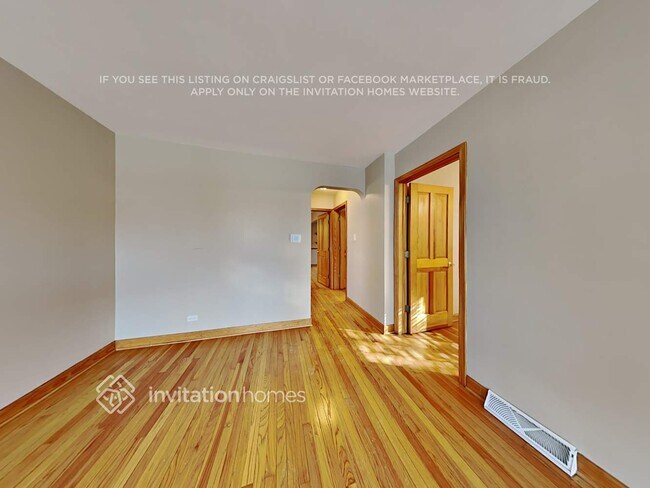 Photo - 9131 S Sacramento Ave