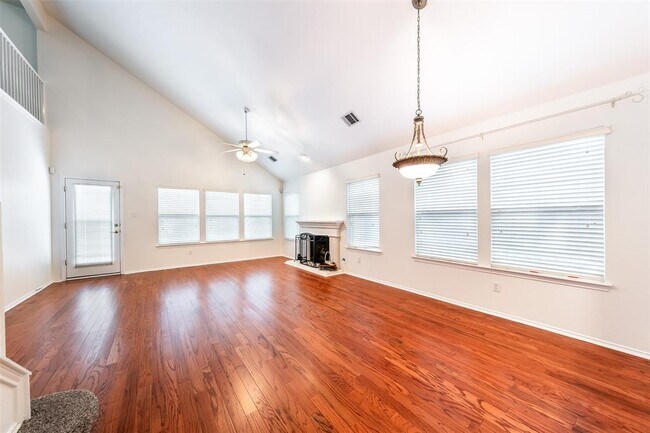Photo - 7417 Peabody Dr