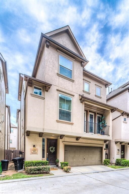 Photo - 444 N Live Oak St