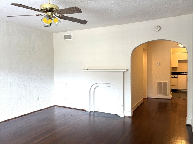 Photo - 1840 Branard St Unidad 2