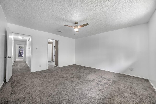Photo - 4209 Harcourt Dr