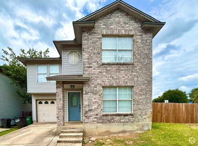 Building Photo - Spacious 2-Story Home Near Medical Center,...
