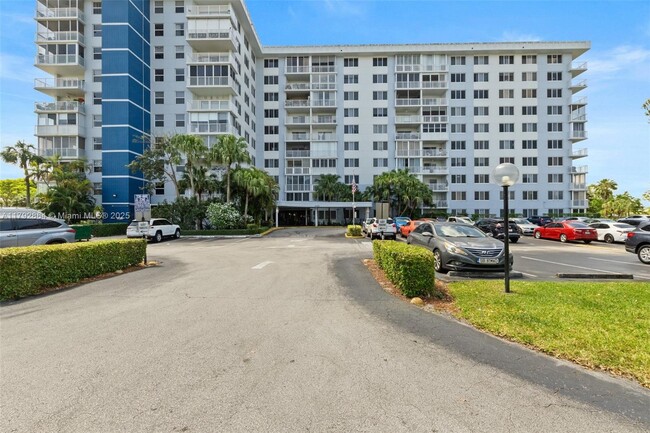 Photo - 4200 Hillcrest Dr Condo Unit 505