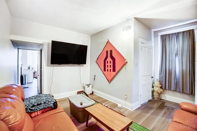 Photo - 2346 Flora St Unit 1