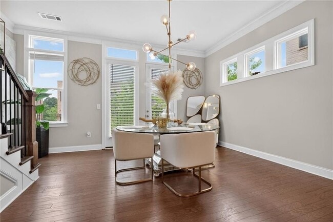 Photo - 1589 Aldworth Pl SE