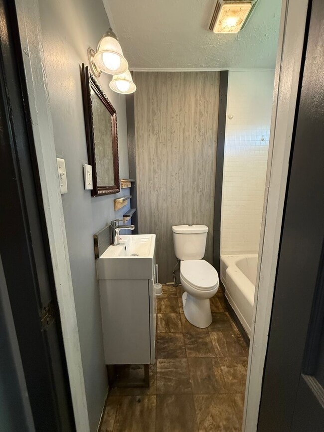 Photo - Charming 1 Bedroom Home