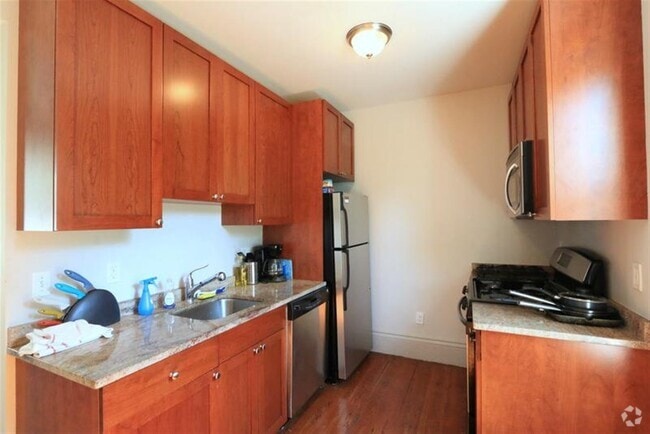 Building Photo - 107 Winter St Unit 2 Rental