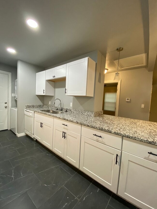 Photo - 1304 N 73rd E Ave Unidad 1304