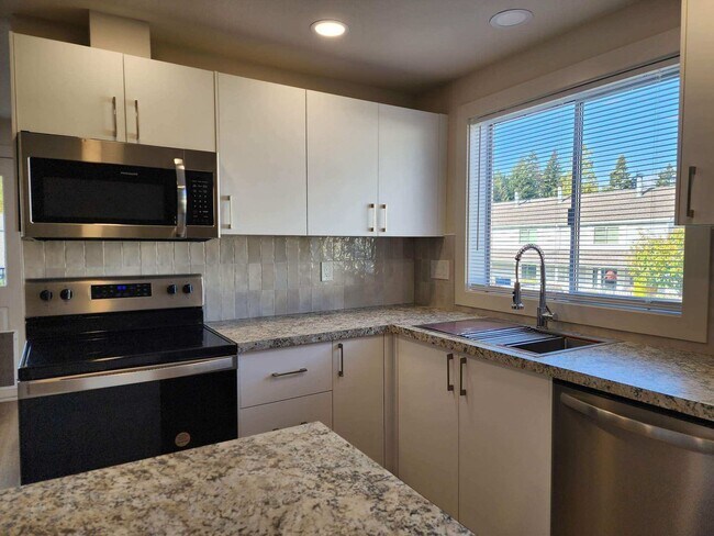 Photo - Lovely 2 bedroom 1.75 bath in gated commun...