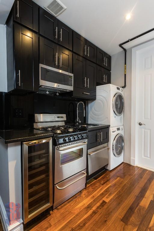 Building Photo - 221 E 23rd St Rental