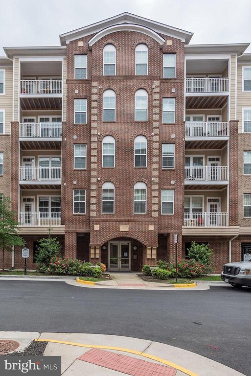 Building Photo - 13723 Neil Armstrong Ave Unit 204 Rental
