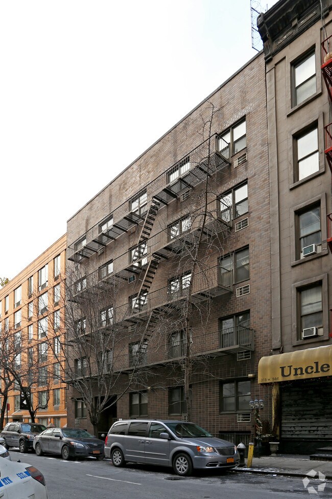 Primary Photo - 319 W 54th St