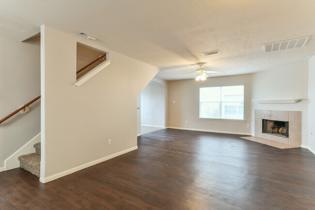 Photo - 25222 Barmby Dr