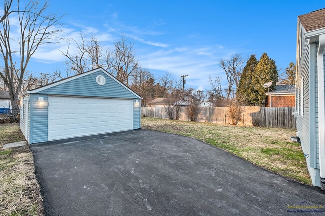 Photo - 2542 Torrey Ave